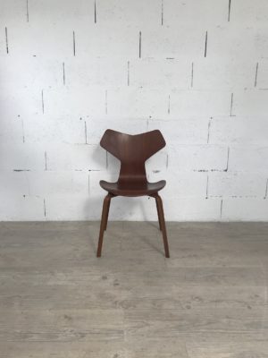 Grand Prix Chair by Arne Jacobsen for Fritz Hansen