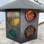 Lanterne en métal et verre coloré par Erik Hoglund