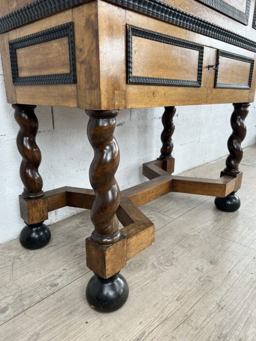 Twisted colonnade cabinet