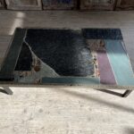 Table basse Paul Kingma en ciment et incrustations ardoise gris/bleu